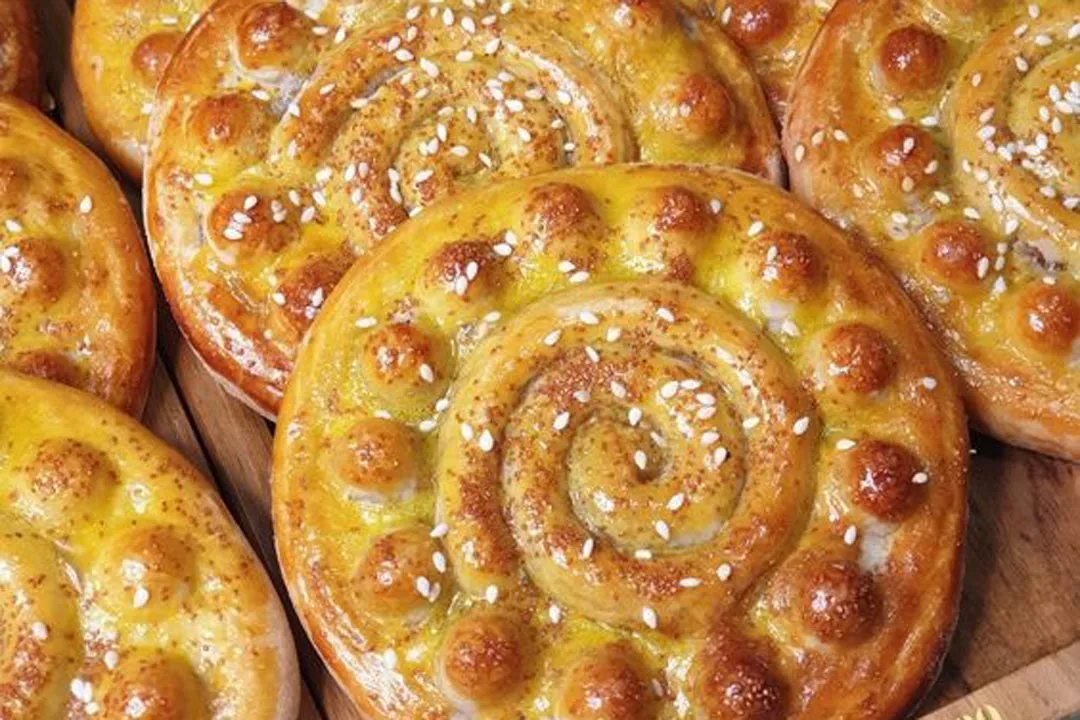 طرز تهیه و مواد لازم کلوچه فومن