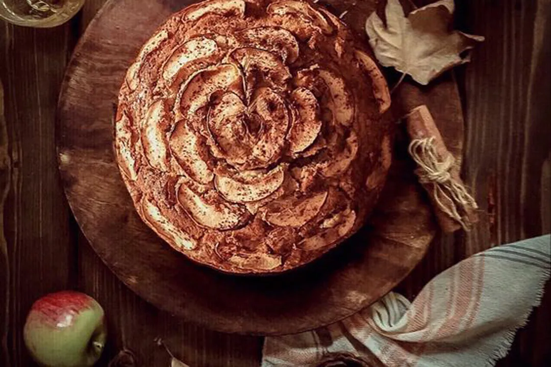طرز تهیه و مواد لازم کیک سیب و گردو