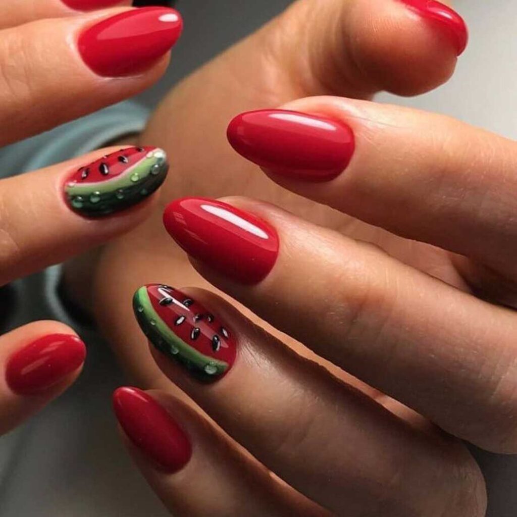 طرح‌های جذاب ناخن برای مهمانی شب یلدا
