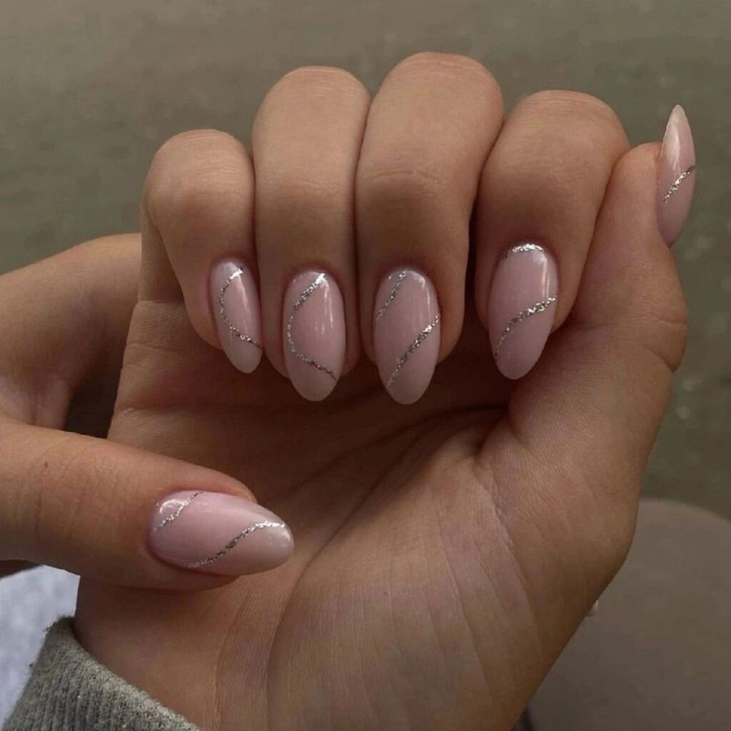 طرح ناخن کلاسیک