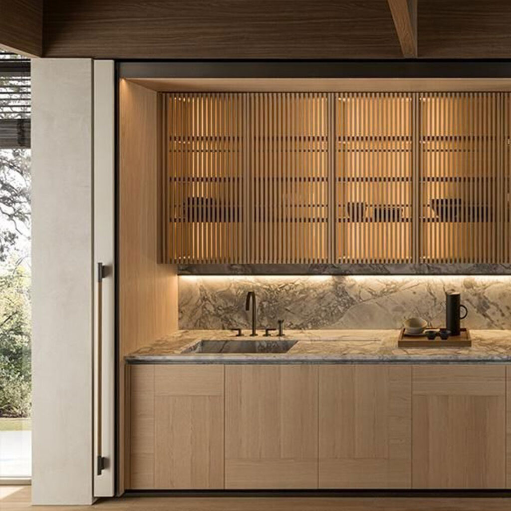 طراحی کابینت چوبی و شیشه ای آشپزخانه 