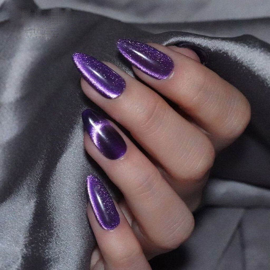 مدل ناخن با لاک ژل چشم گربه ای بنفش