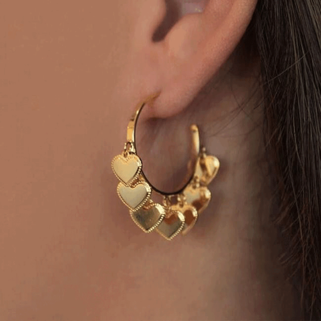 گوشواره طلا با طرح قلب حلقه ای
