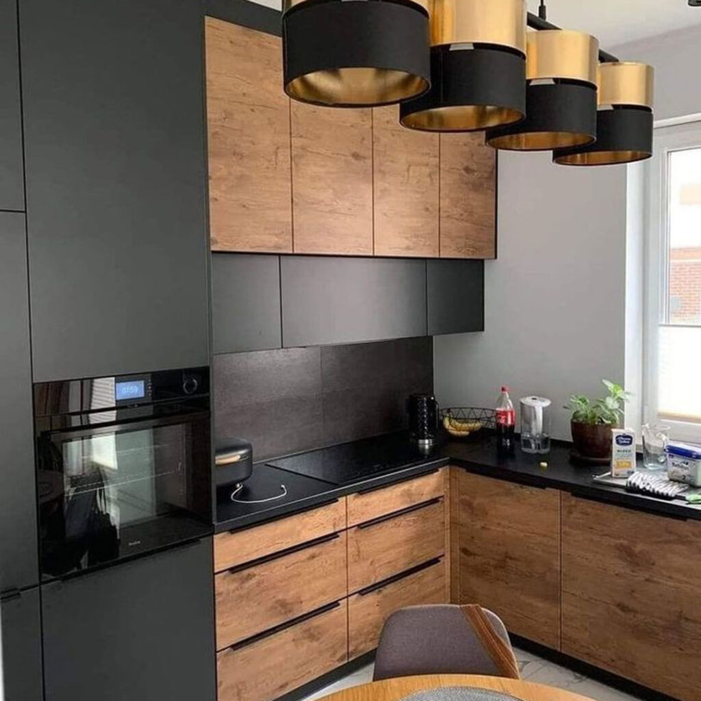 کابینت آشپزخانه مشکی و طرح چوب خاص