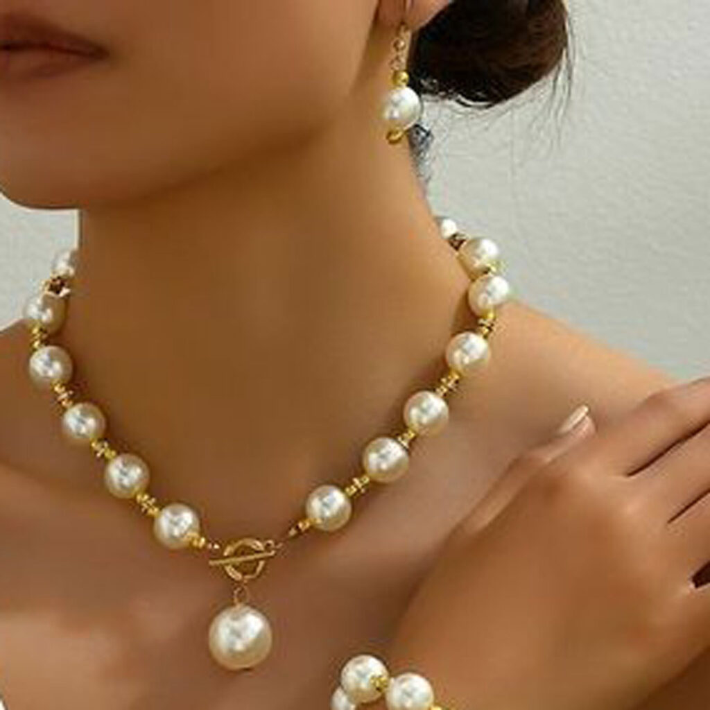 گردنبند زنانه با مروارید بزرگ فانتزی