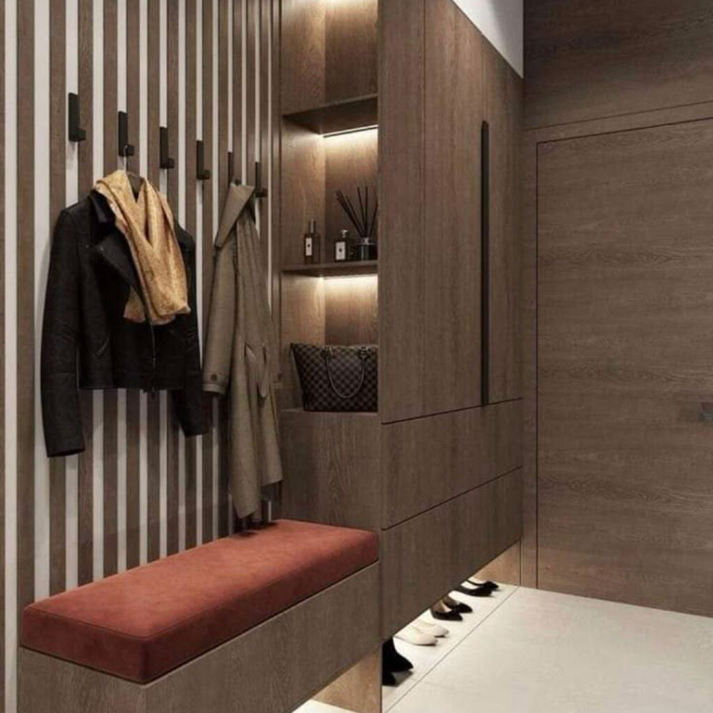 طراحی کمد دیواری چوبی در ورودی منزل