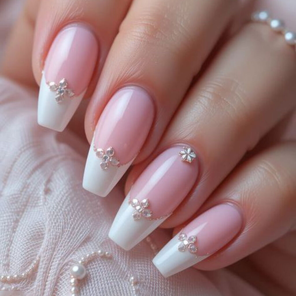 ناخن با طراحی مینیمال فرنچ