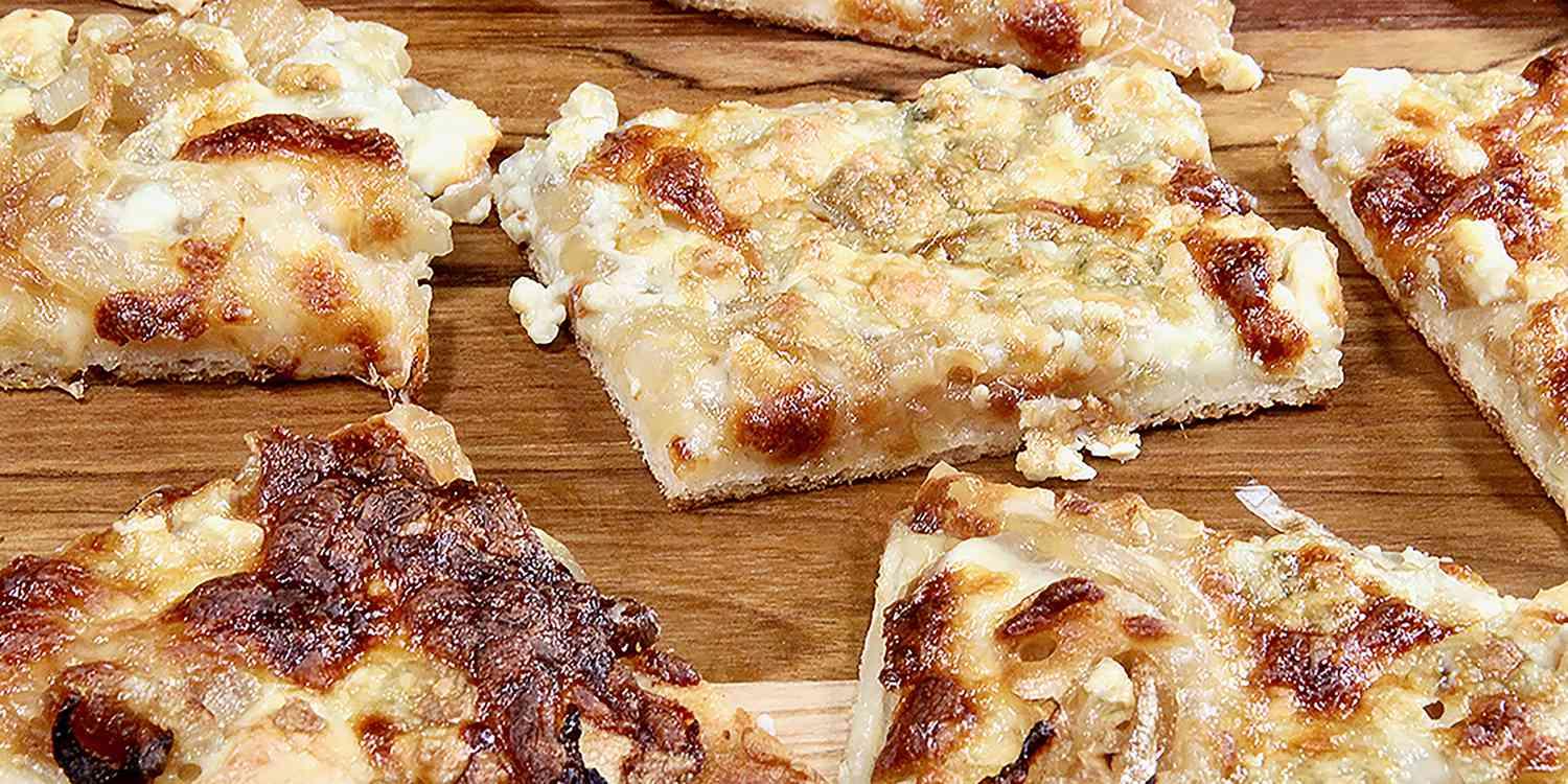 طرز تهیه و دستور پخت پیتزای پیاز کاراملی و گورگونزولا