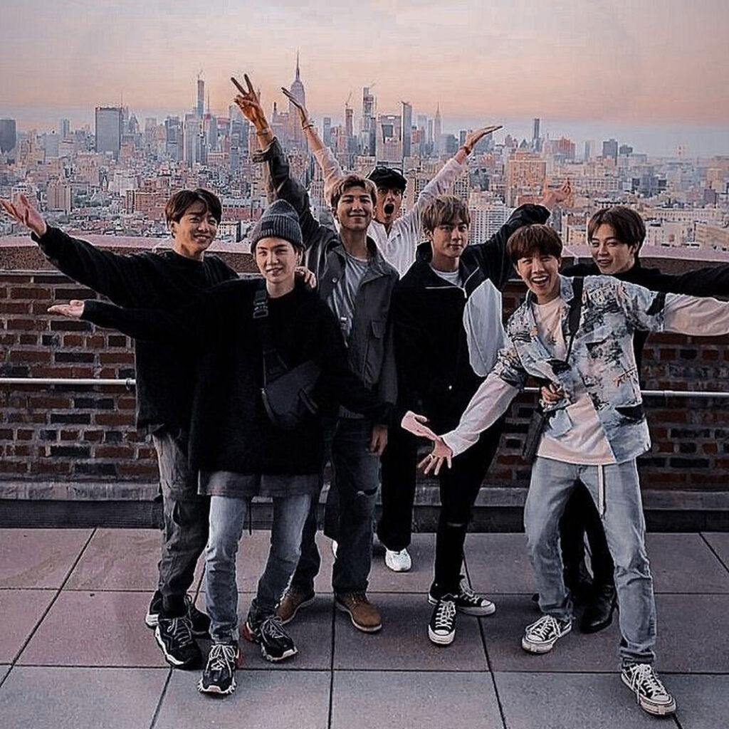 عکس‌ گروهی BTS جذاب