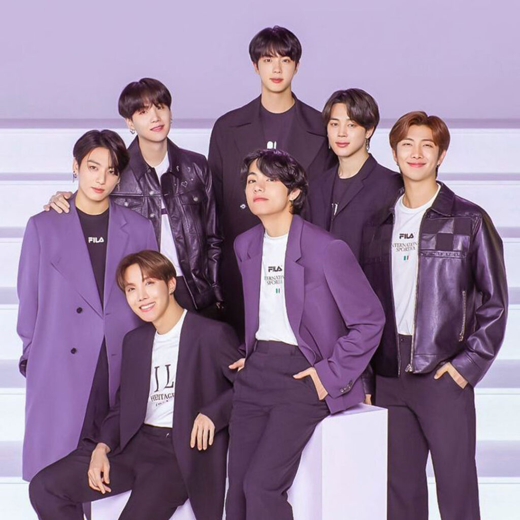 عکس‌ گروهی BTS با تم بنفش
