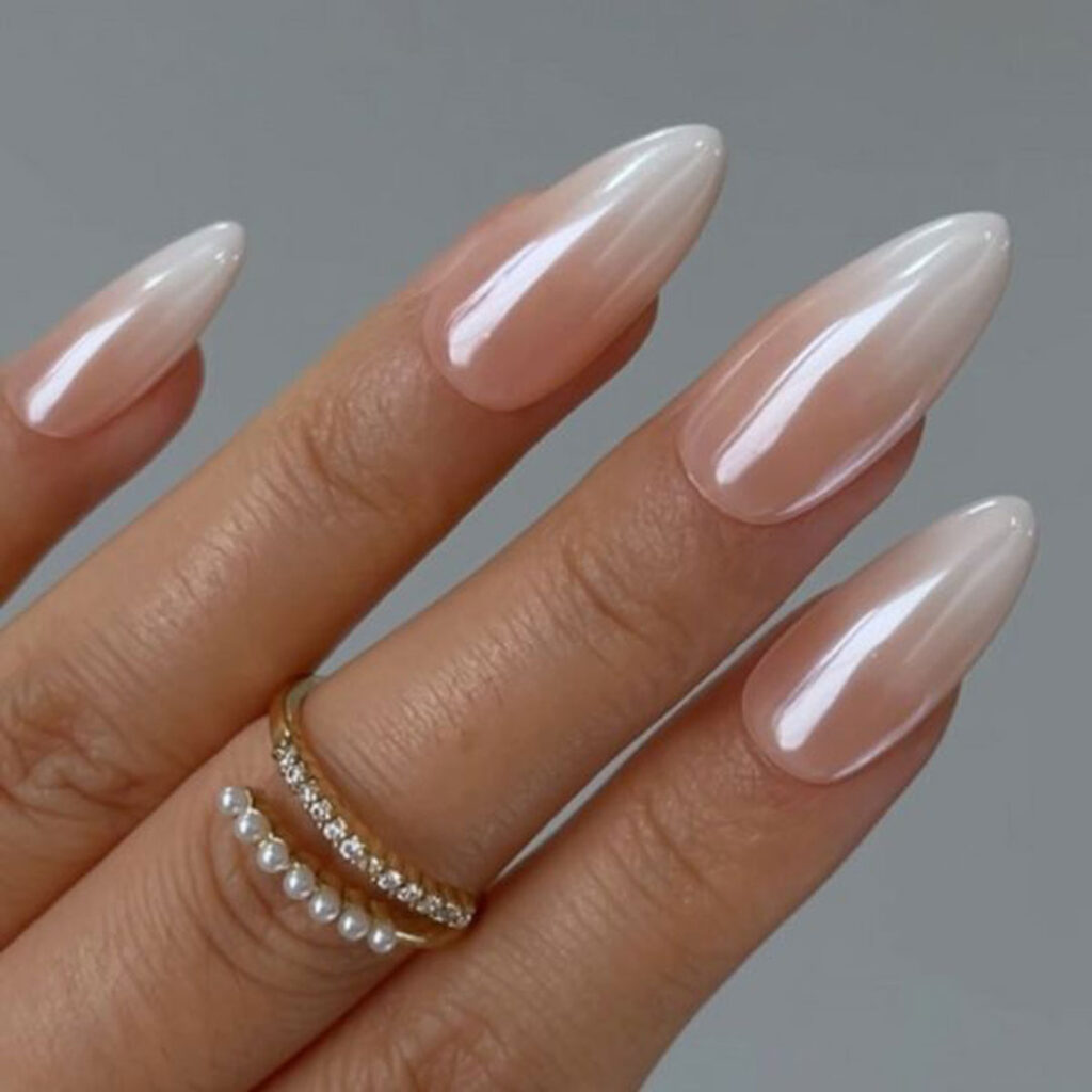 طراحی ناخن کروم آمبره مینیمال