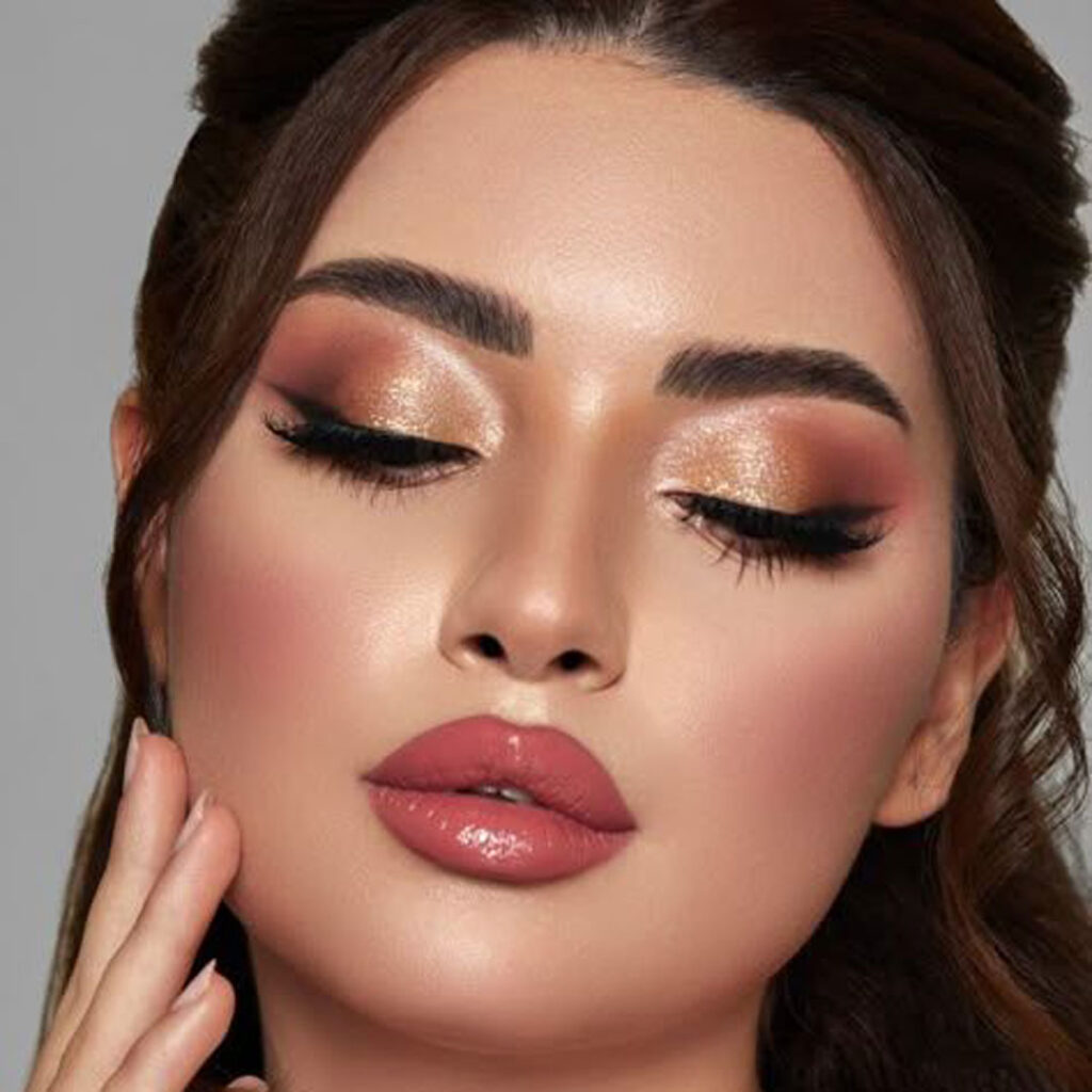 میکاپ زنانه خاص ترند 2025