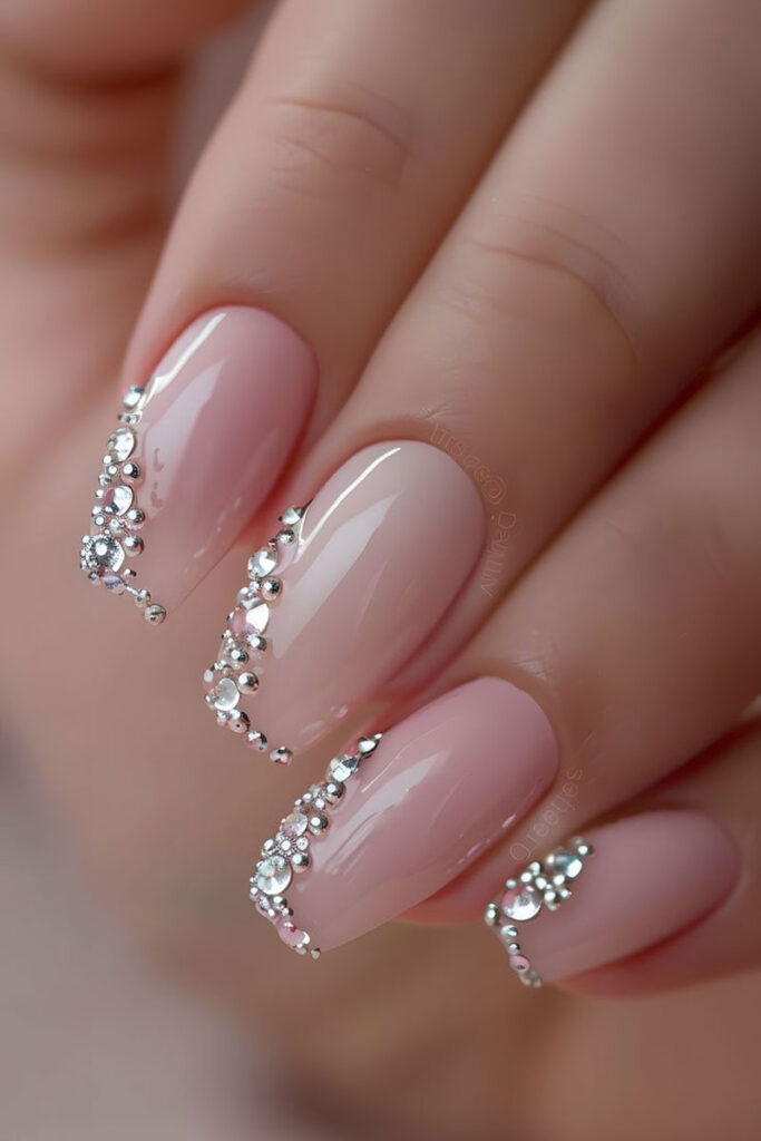  ناخن عروس: زیباترین طراحی‌ها برای روز خاص زندگی شما💅