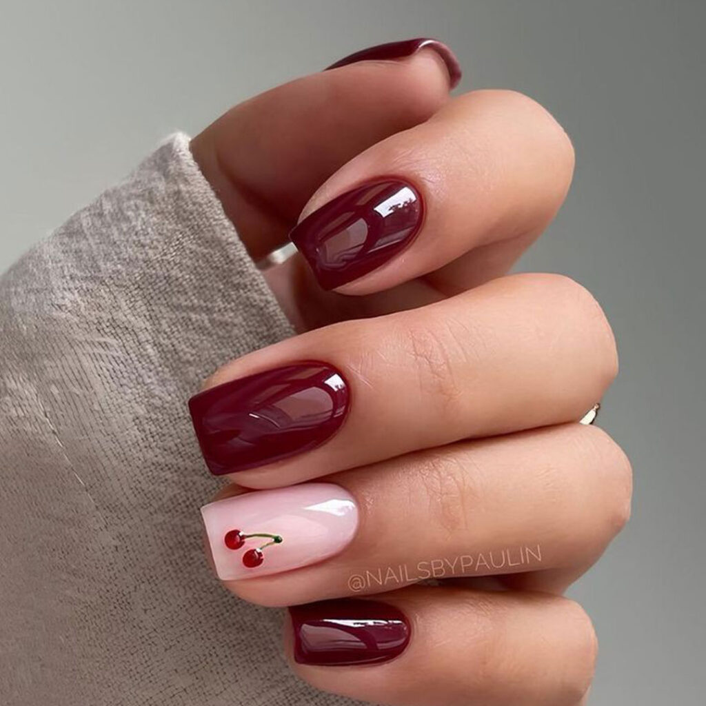 طراحی ناخن گیلاسی با لاک قرمز