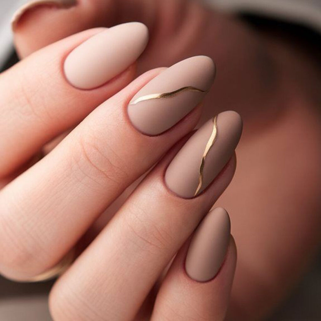 طراحی ناخن نود مینیمال