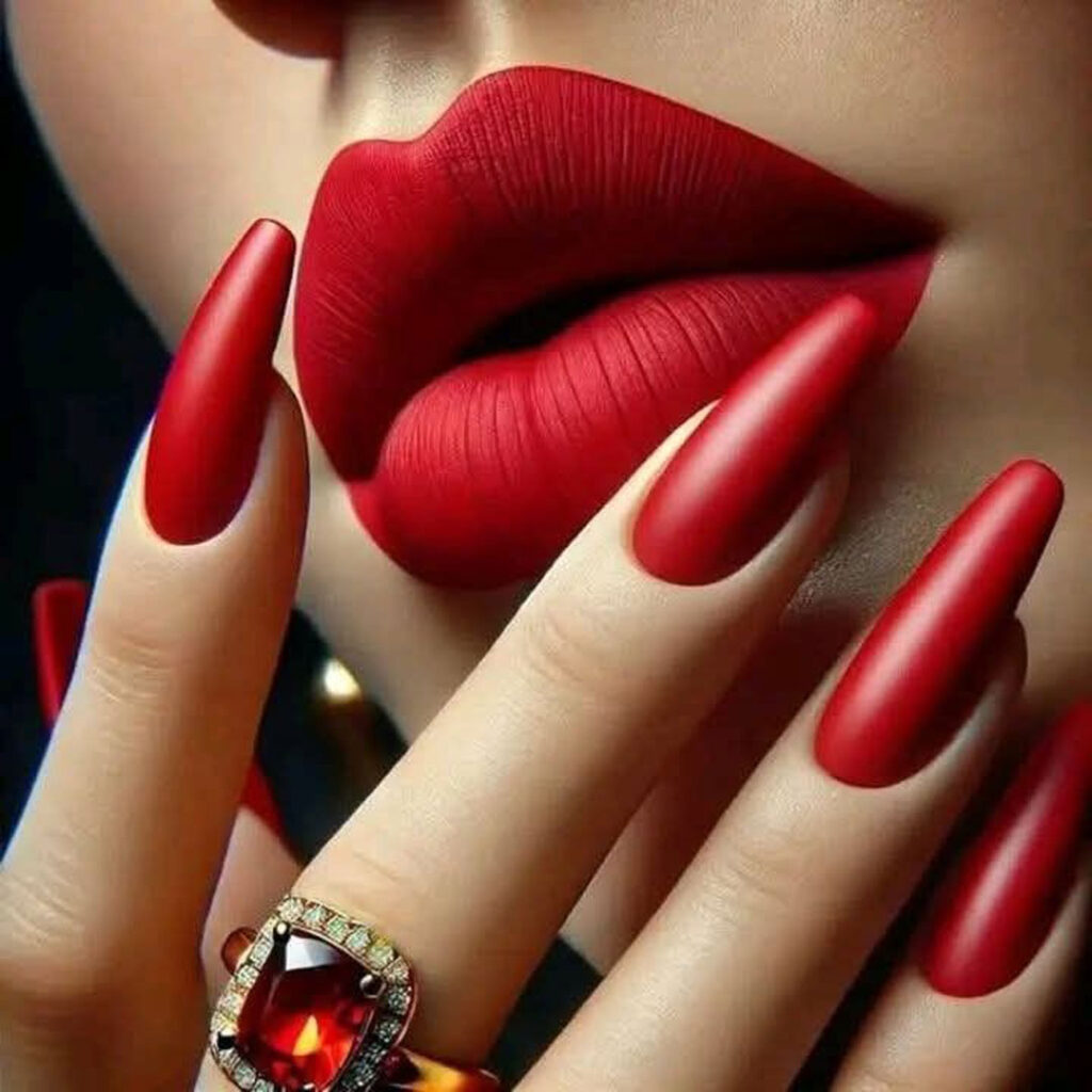 رنگ‌ رژ لب قرمز برای تابستان ۲۰۲۵ 