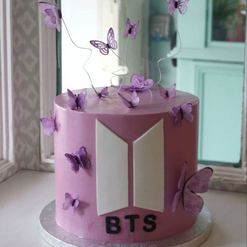 کیک BTS فانتزی