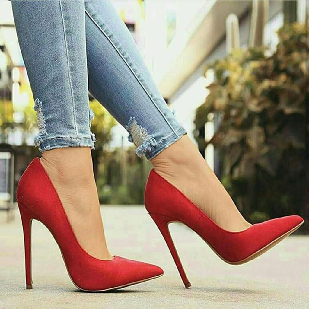 کفش پاشنه بلند رنگ قرمز زیبا