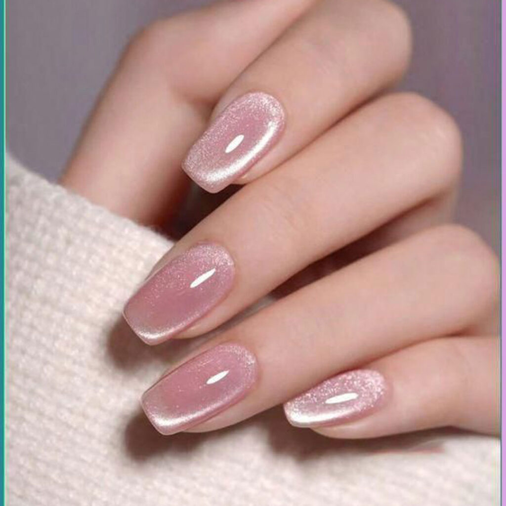 طراحی مینیمال تابستان برای ناخن‌ های کوتاه 