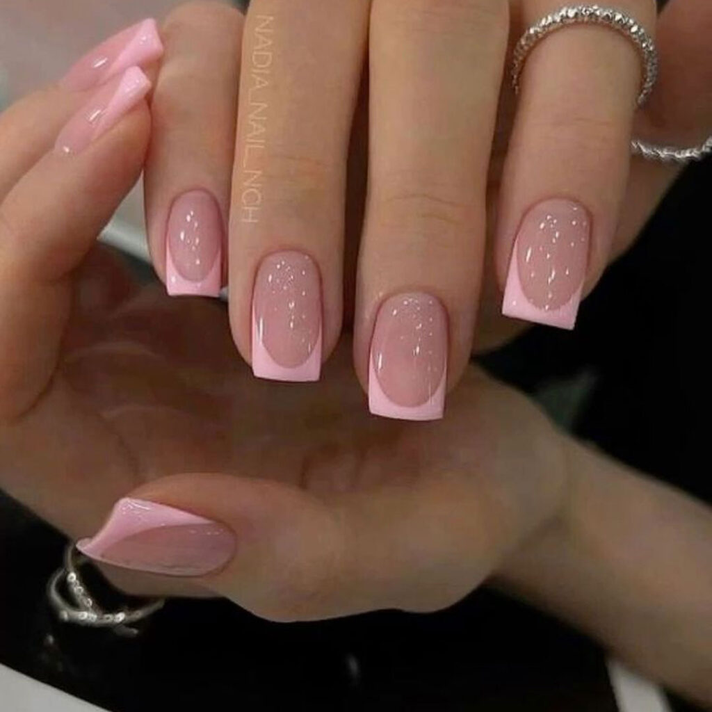 طراحی فرنچ تابستان برای ناخن‌ های کوتاه 