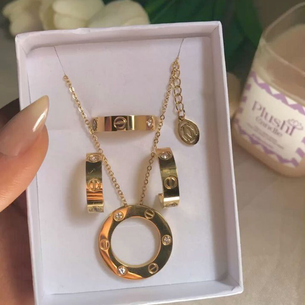نیم‌ ست زنانه حلقه ای
