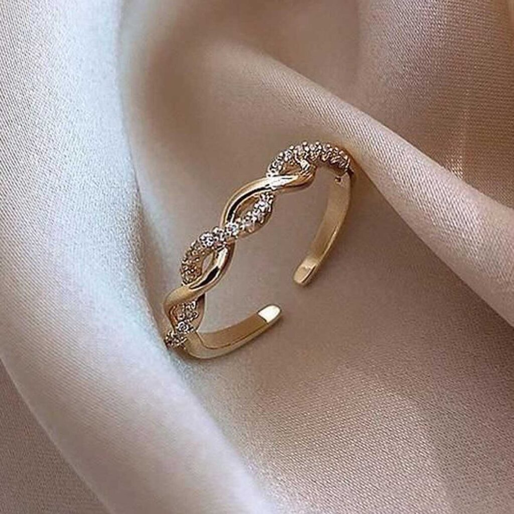 ۱۰ مدل انگشتر دخترانه مینیمال و زیبا که همه عاشقش می‌ شن 💍