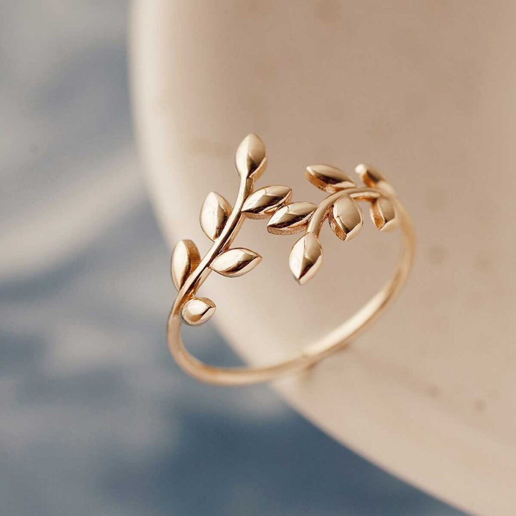 ۱۰ مدل انگشتر دخترانه مینیمال و زیبا که همه عاشقش می‌ شن 💍