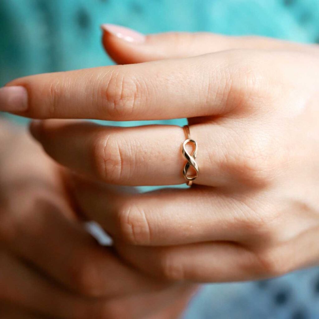 10 مدل انگشتر و حلقه خاص 💍 که همه چشمشون به انگشتت می‌مونه 😍