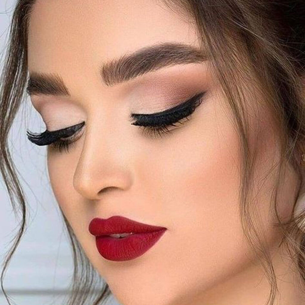 زیباترین آرایش عروس با رژ قرمز 
