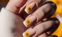 جدیدترین ایده کاشت ناخن با طرح گل آفتابگردان در سال ۲۰۲۵ 🌻