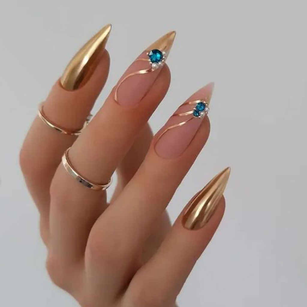 مدل‌ ناخن نگینی آبی