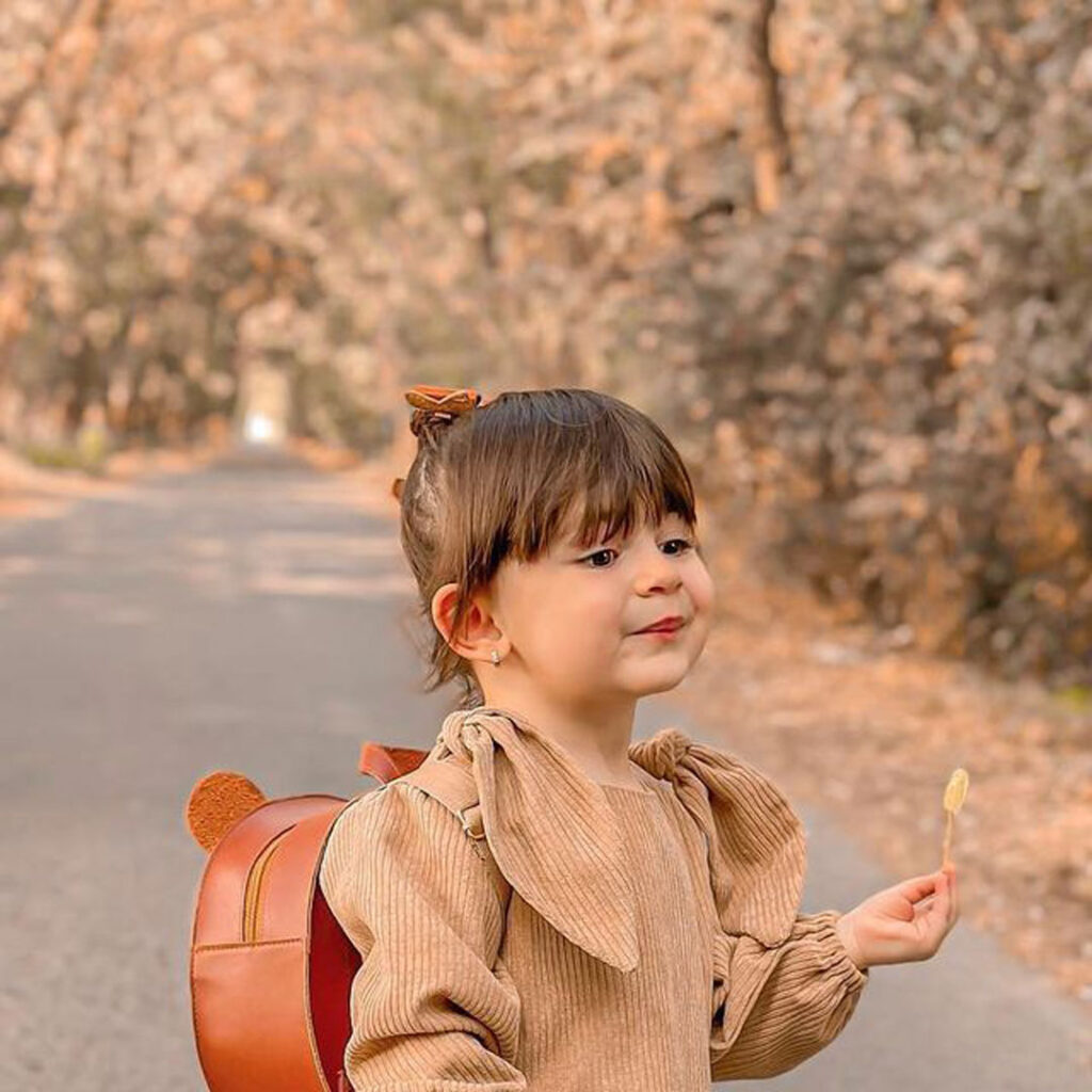 عکاسی کودک جذاب در فضای باز