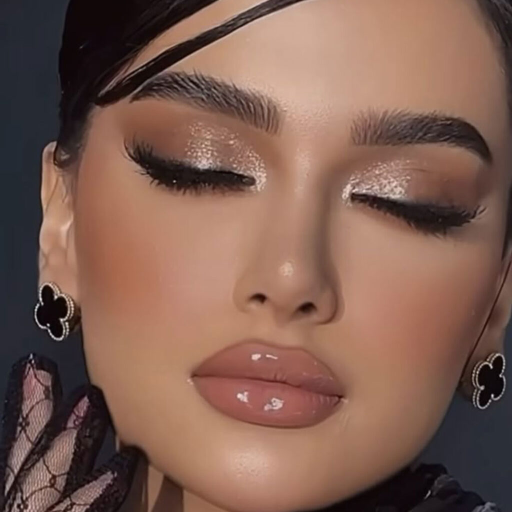 آرایش‌ لاکچری و پر زرق‌ و برق لایت