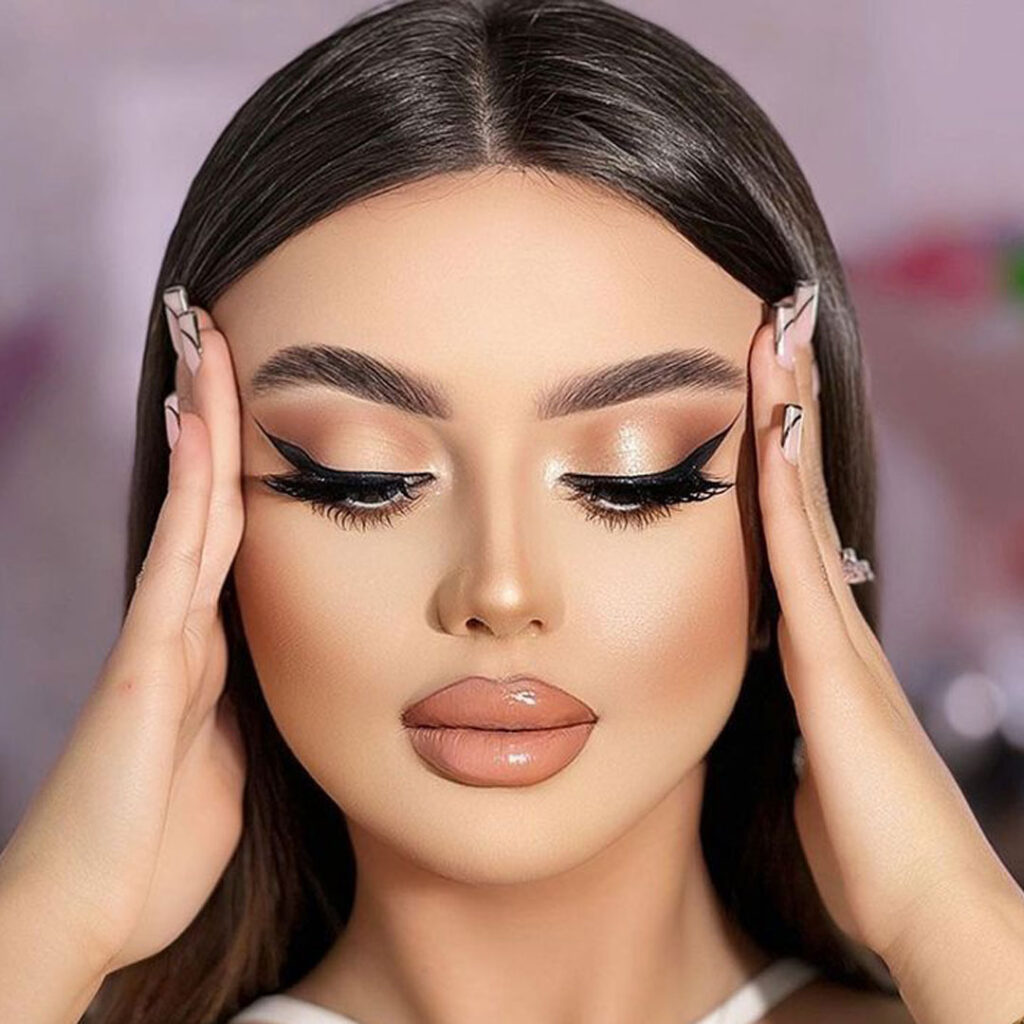 آرایش‌ لاکچری و پر زرق‌ و برق جذاب