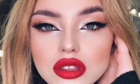 راهنمای کامل آرایش صورت با رژ قرمز | از نچرال تا مجلسی