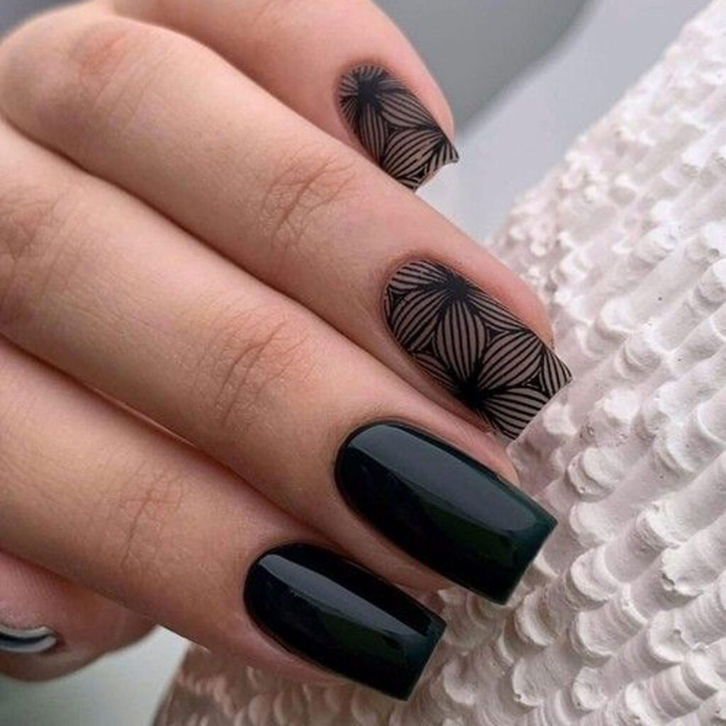 مدل‌ های ناخن مشکی زیبا