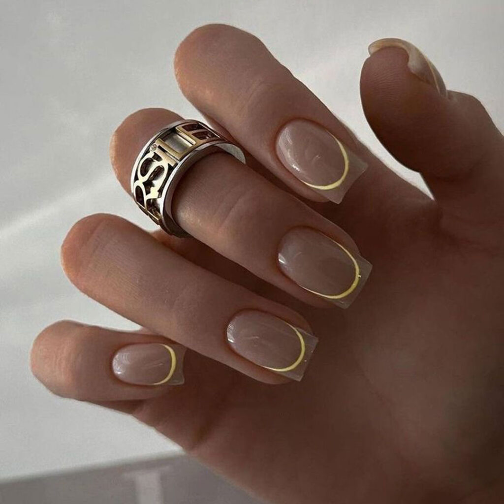  طراحی ناخن کوتاه مینیمال