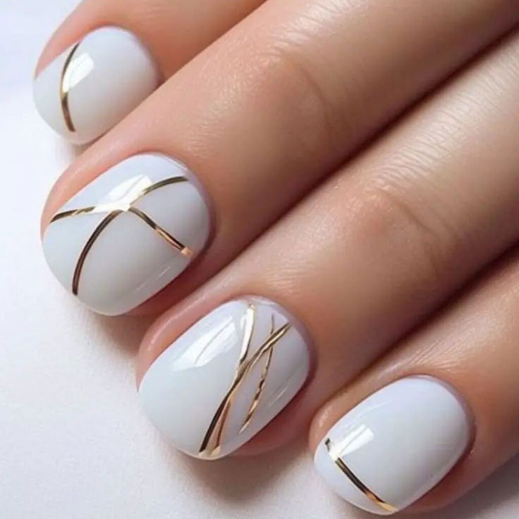 طراحی ناخن کوتاه مینیمال