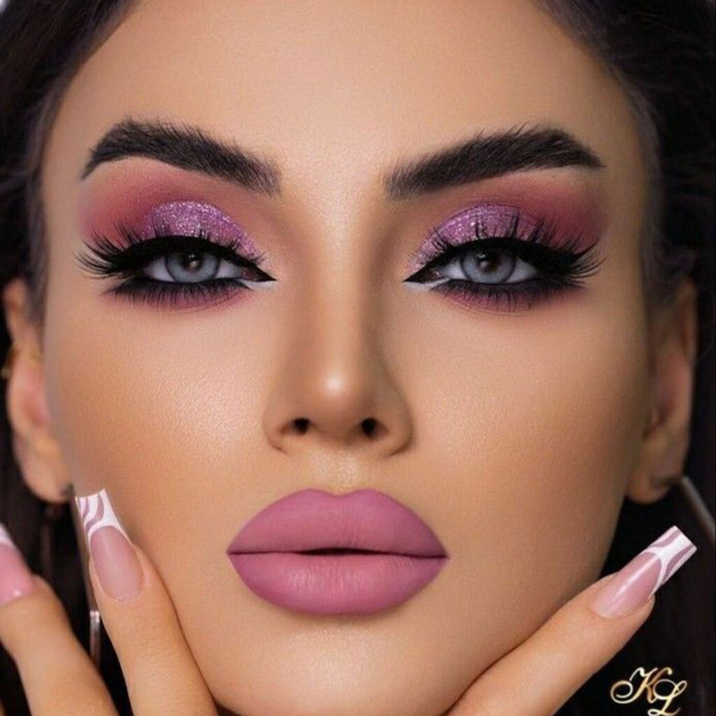 رژ لب و سایه چشم هماهنگ شده؛ هماهنگی رنگ رژ لب و سایه چشم