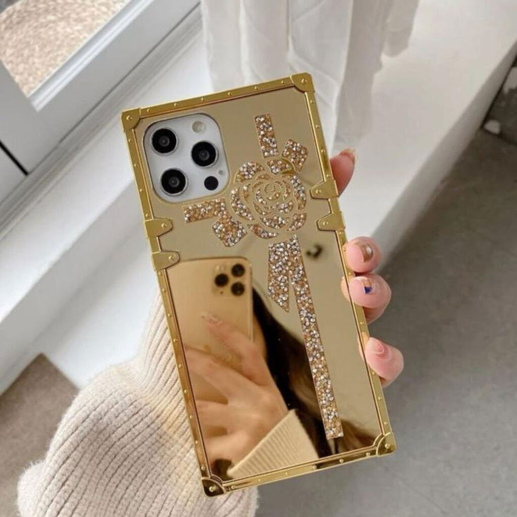 مدل قاب گوشی مدرن زنانه طلایی