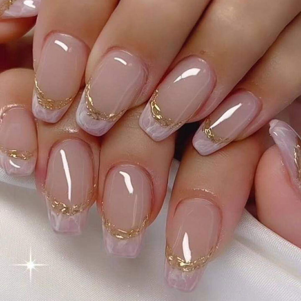 دیزاین فرنچ مینیمال ناخن 
