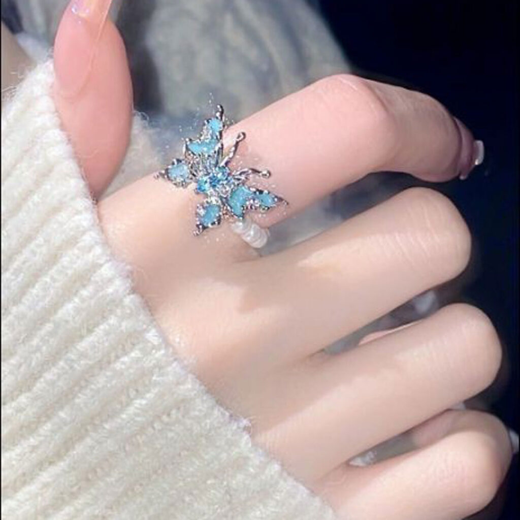انگشتر کره‌ ای طرح پروانه