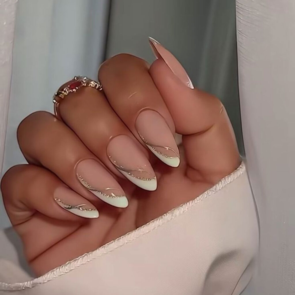 طراحی ناخن فرنچ