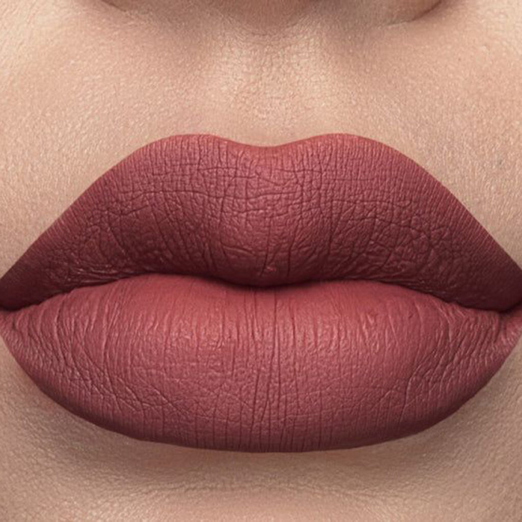 رژ لب Mauve شیک و زیبا