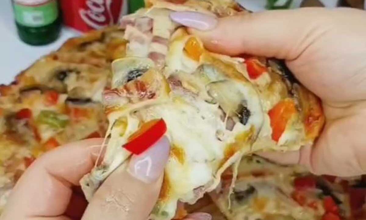 🍕 طرز تهیه پیتزا خونگی بدون فر | ساده، سریع و خوشمزه + فیلم