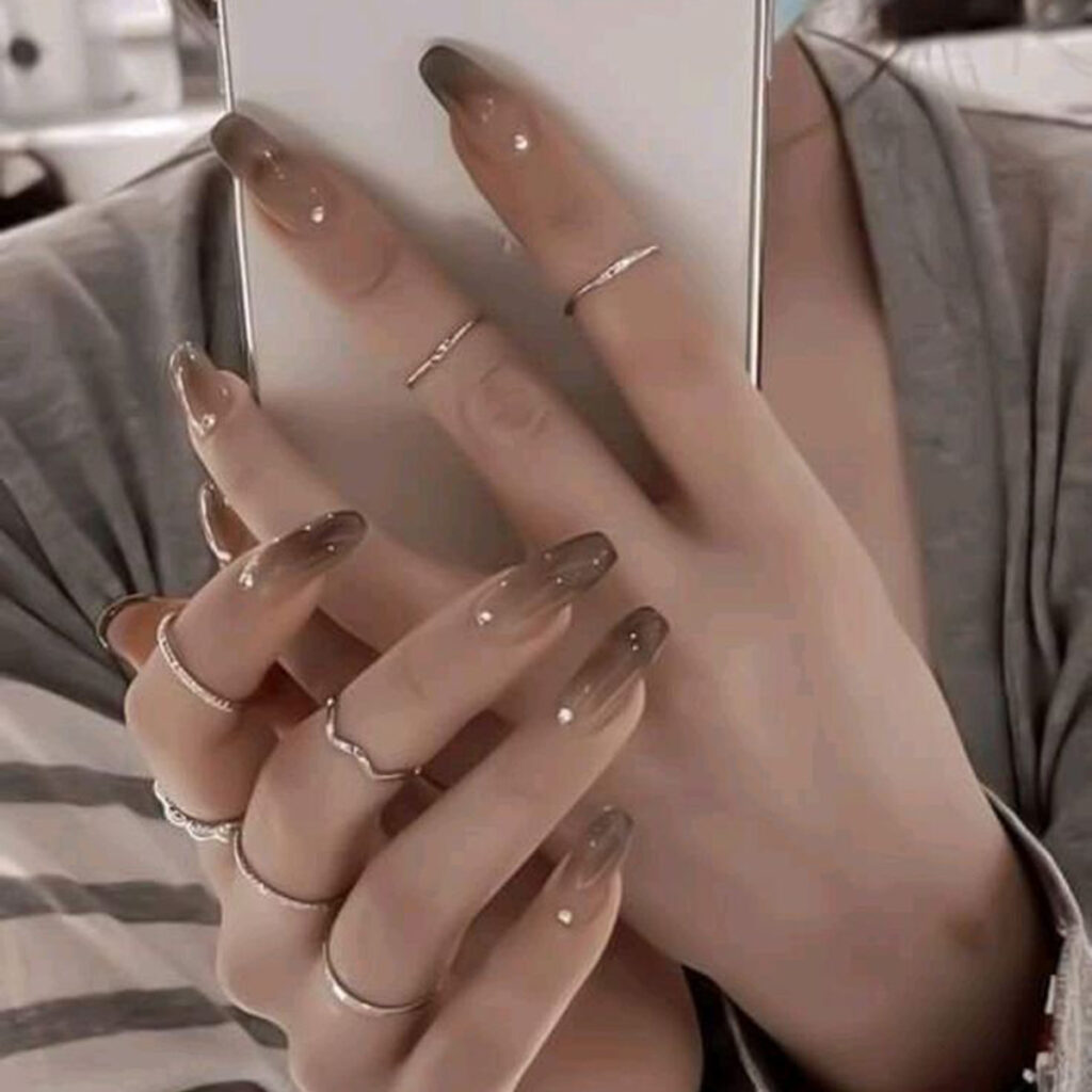 لاک ژل پاییزی مینیمال