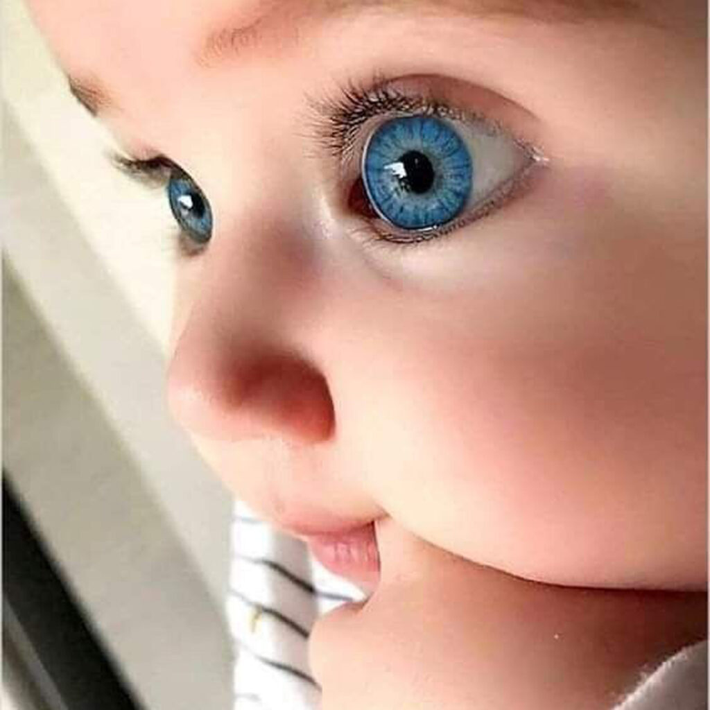 عکس‌ کودکان چشم‌ رنگی کیوت