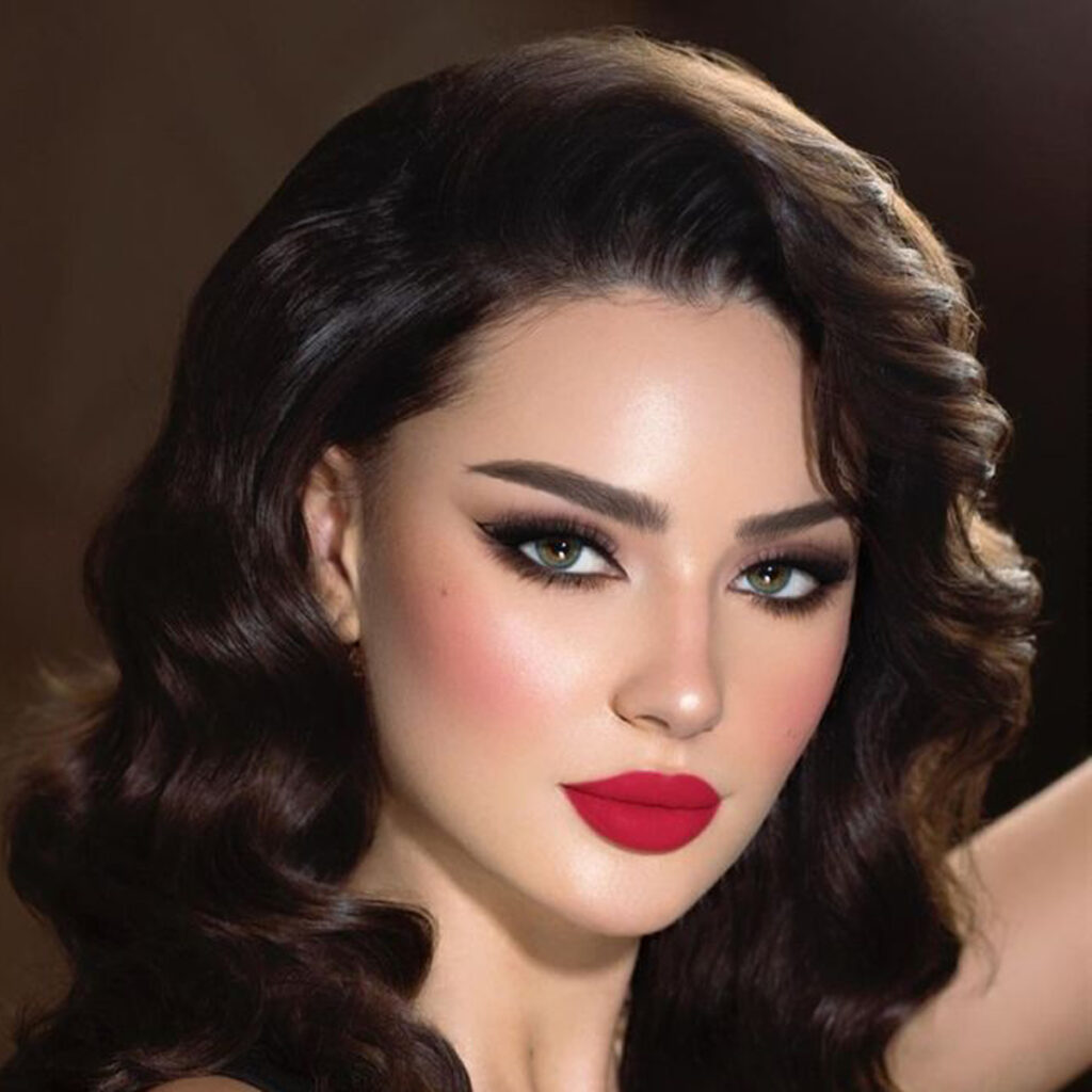آرایش صورت با رژ قرمز ترند