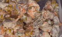 🥗 سالاد رژیمی مرغ و قارچ؛ خوشمزه، کم‌کالری و سرشار از پروتئین