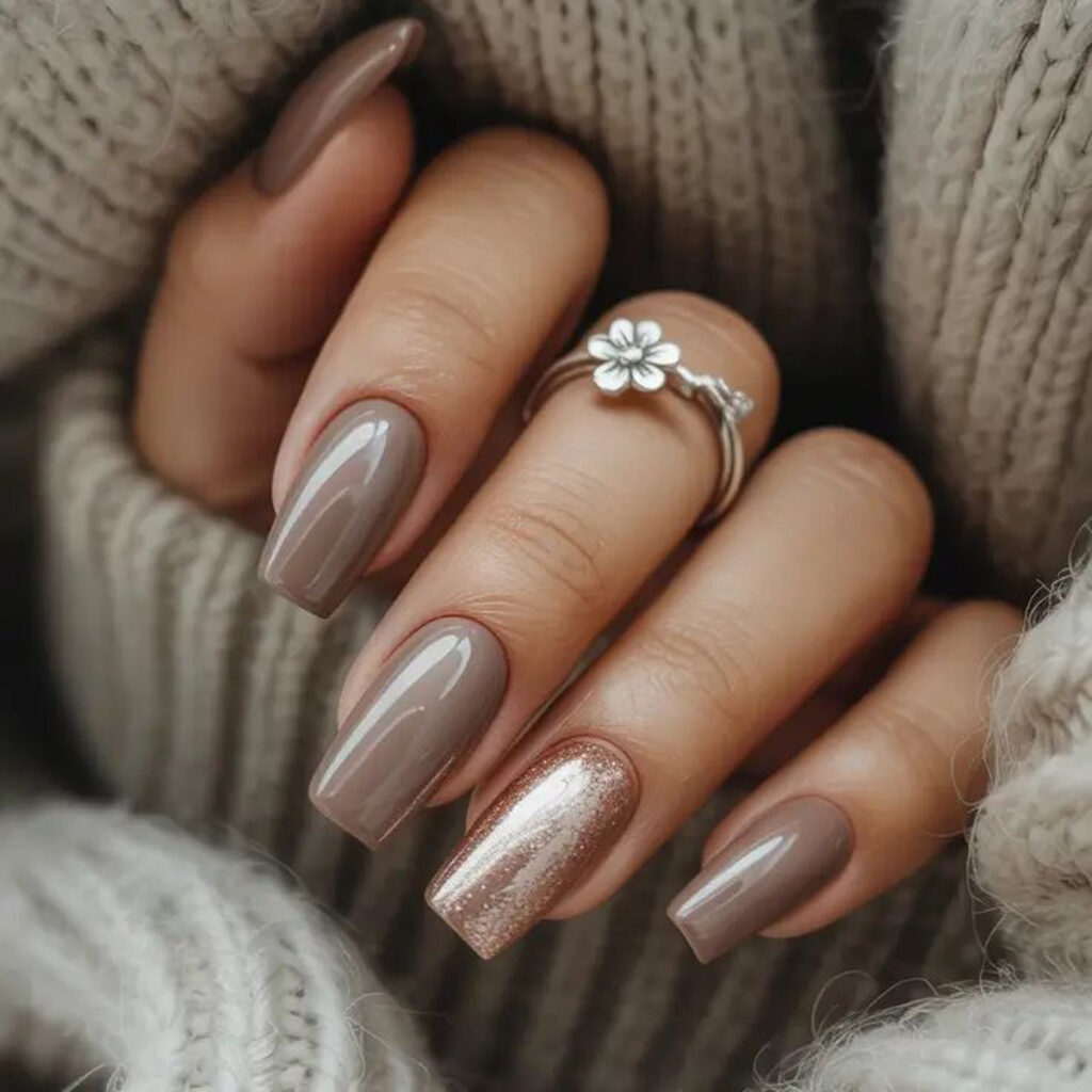 رنگ‌ لاک ژل خاکستری برای پاییز